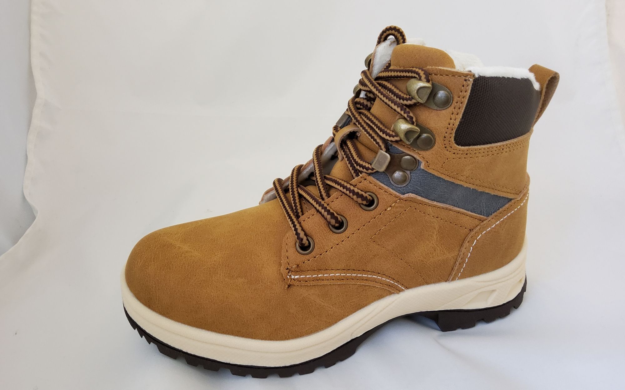 Bélelt bakancs EL26095-1C CAMEL 31-36 méretben