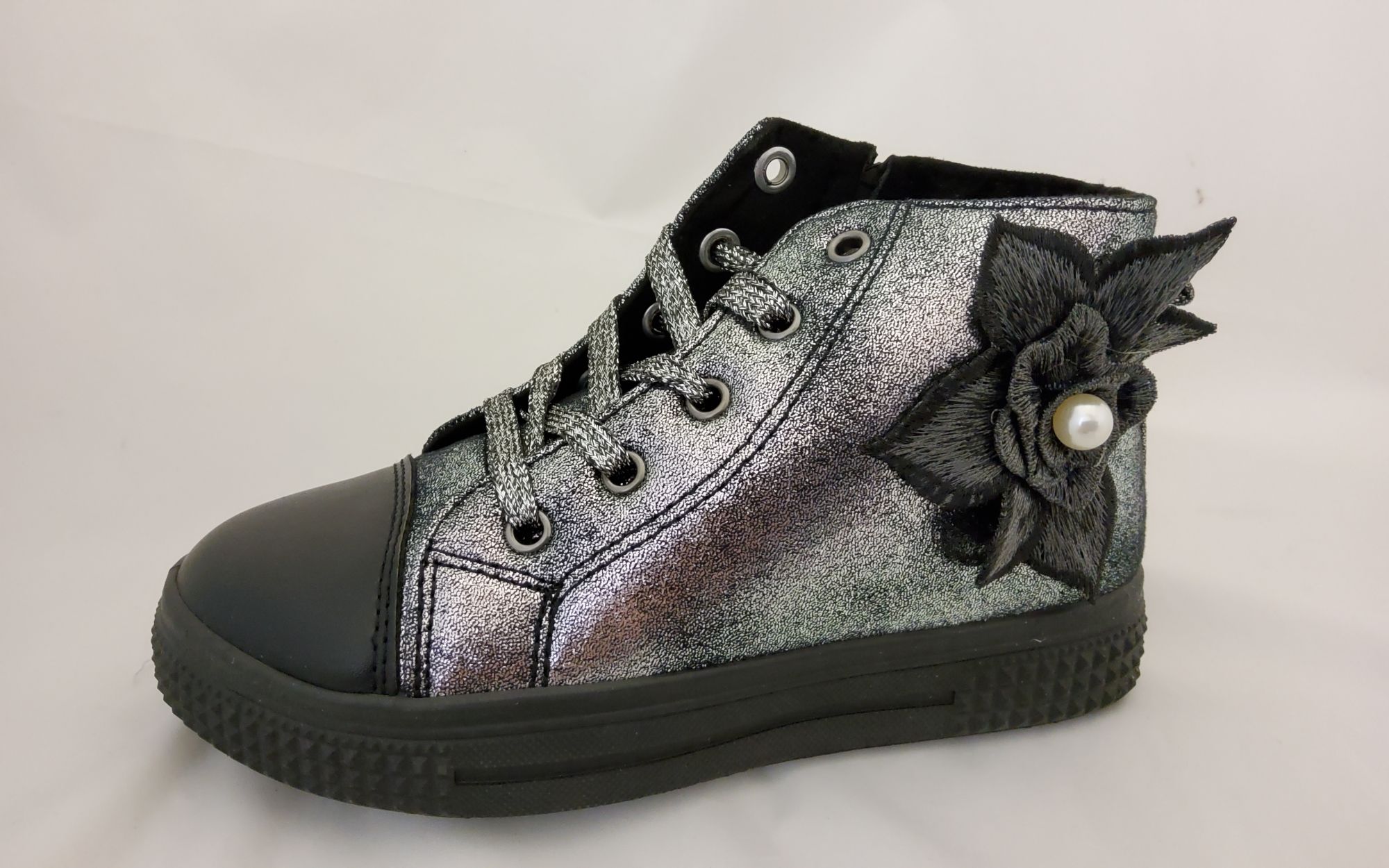 Bélelt torna cipő X-7110 SILVER 30-35 méretben